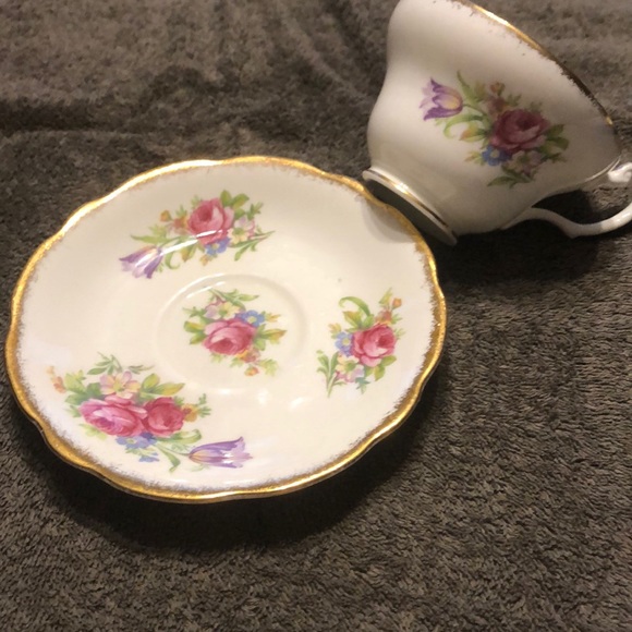 Vintage Foley Teacup and Saucer - Picture 7 of 7